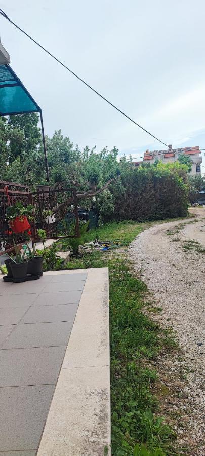 Вилла Apartman Duce Milka Экстерьер фото